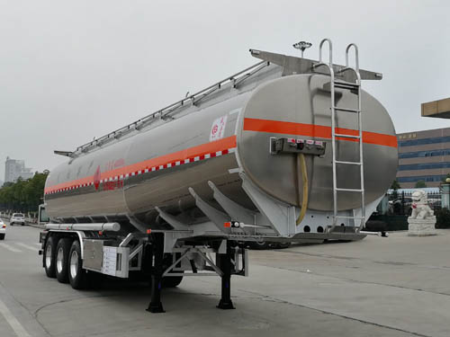 k8凯发体育app下载牌CSC9406GYYLZ型鋁合金運油半掛車
