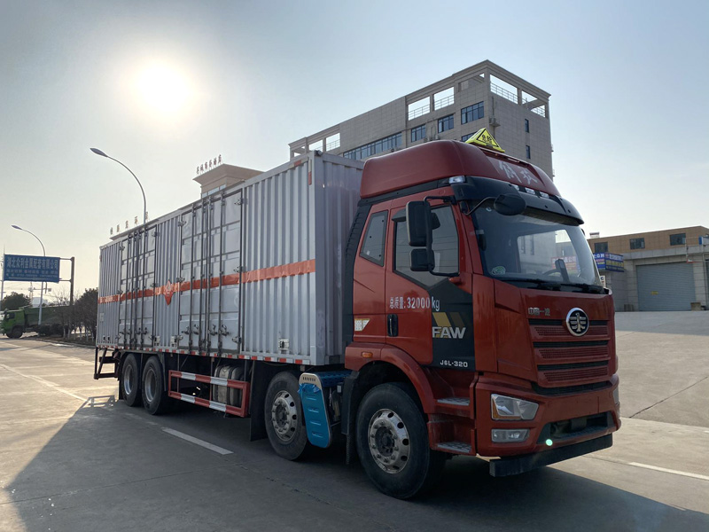 k8凯发体育app下载牌CSC5321XRYC6易燃液體廂式運輸車